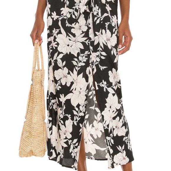 Revolve Sanctuary Beach to City Midi Skirt in Night Jungle (Black White Floral) - Picture 3 of 6